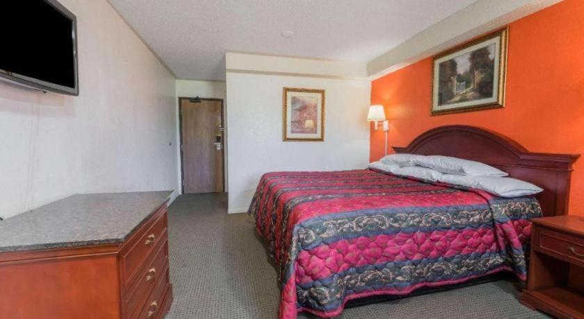 Knights Inn Ferguson Mo Castle Point Экстерьер фото